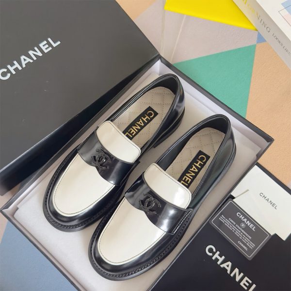 CHANEL WOMEN LOAFER
