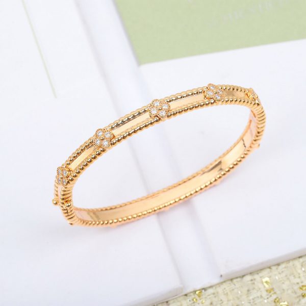 Van Cleef & Arpels Perlée sweet clovers bracelet, medium model