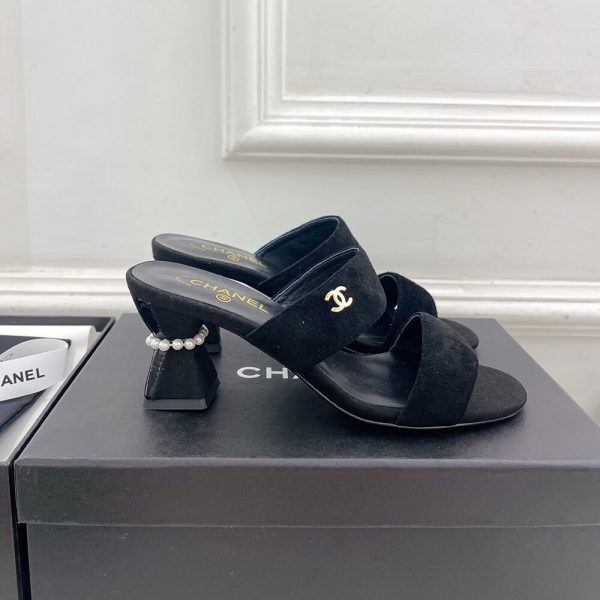 CHANEL Mules