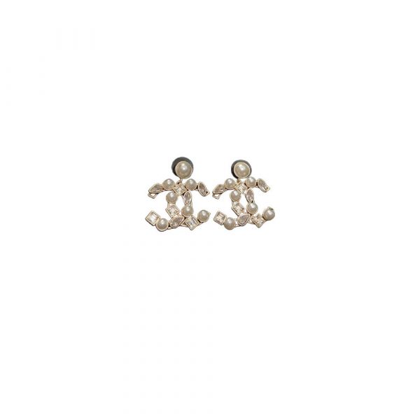 CHANEL PEARL EARRINGS