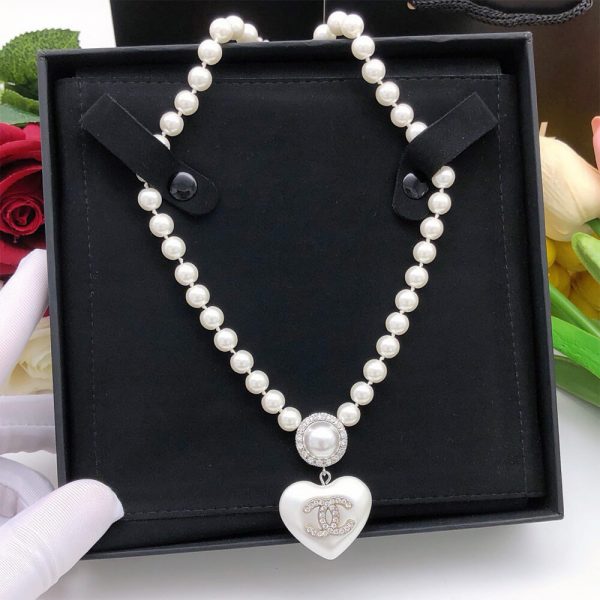 Chanel Pearl Heart Charm NECKLACE