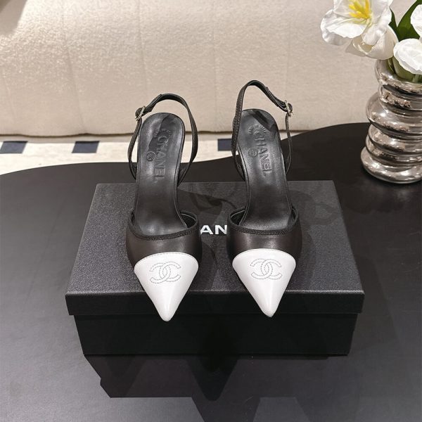 CHANEL Slingbacks