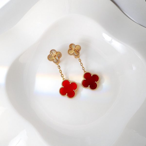 VCA Magic Alhambra EARRINGS