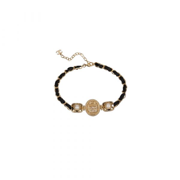CHANEL Pearl Necklace