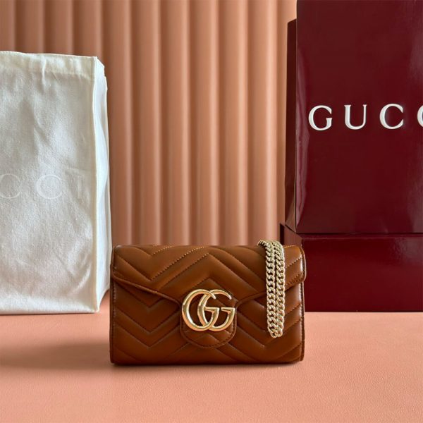 GG Marmont wallet on chain