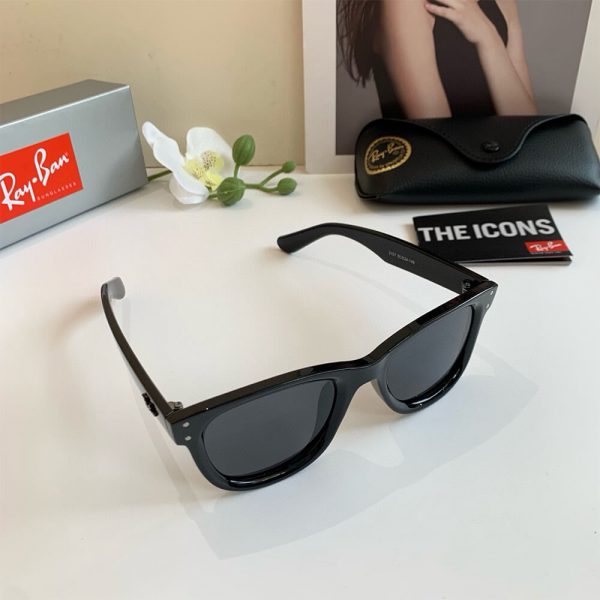 RAY-BAN SUNGLASSES