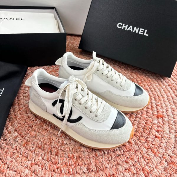 CHANEL Sneakers