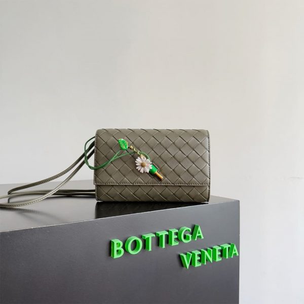 Bottege Veneta Andiamo Pouch on Strap(HIGH-END GRADE)