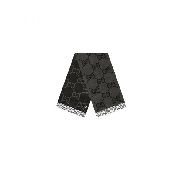 GUCCi GG wool jacquard scarf