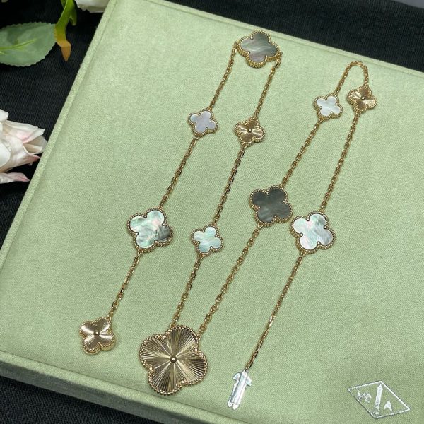 VCA Magic Alhambra transformable long necklace, 15 motifs
