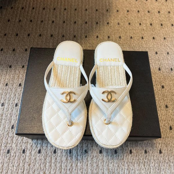 CHANEL Thongs