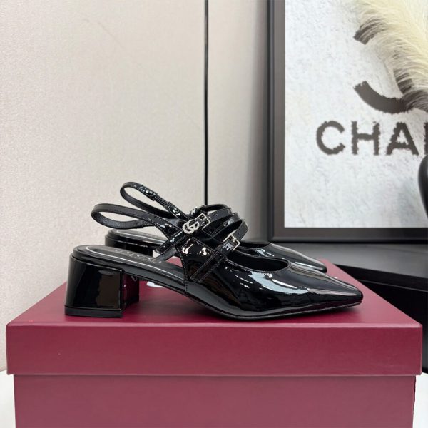 Gucci Women’s pump with Double G