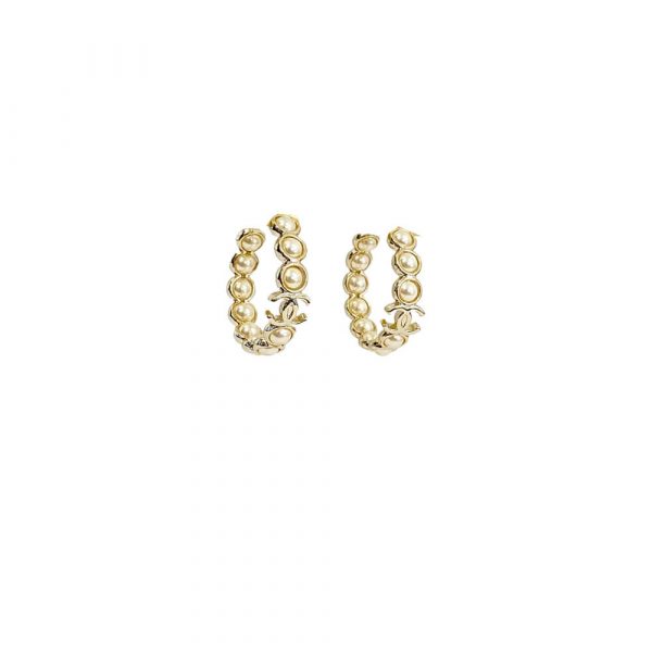 CHANEL PEARL EARRINGS