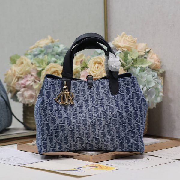 Medium Dior Toujours Bag
