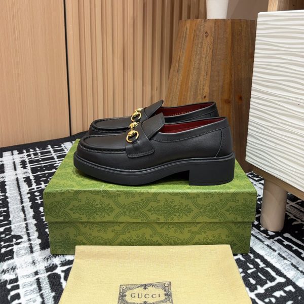 GUCCI Women’s loafer with Horsebit