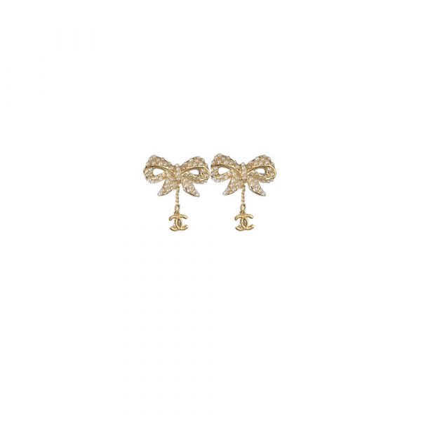 CHANEL PEARL EARRINGS