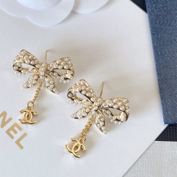 CHANEL PEARL EARRINGS
