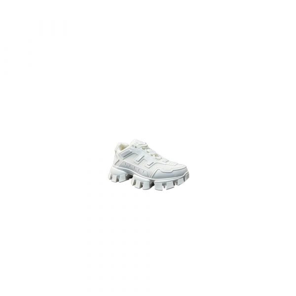 Thick-soled sneakers