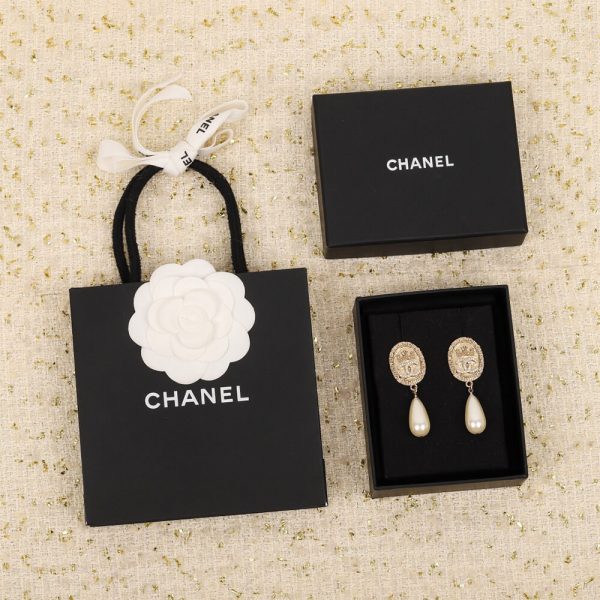 CHANEL PEARL EARRINGS