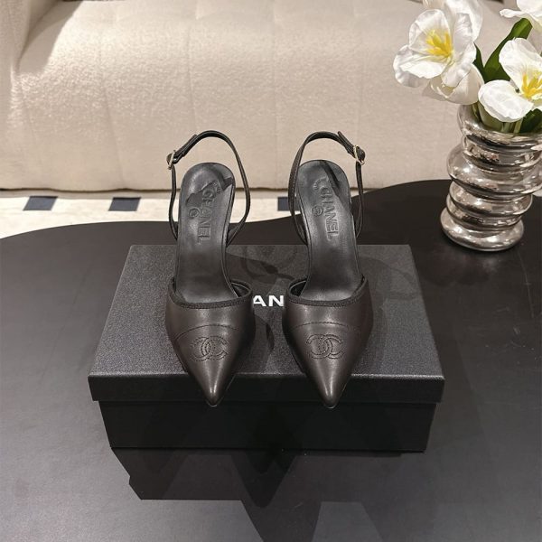 CHANEL Slingbacks