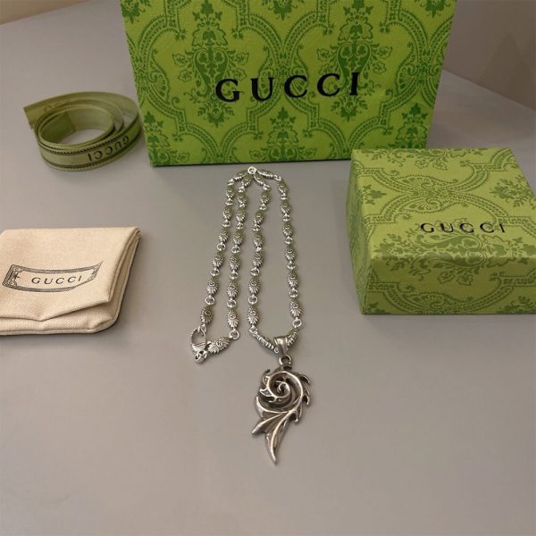 GUCCI NECKLACE