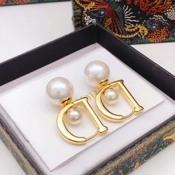 DIOR PEARL EARRINGS