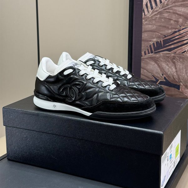 CHANEL Sneakers