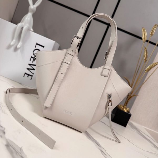 LOEWE Hammock Flip bag in classic calfskin(HIGH-END GRADE)