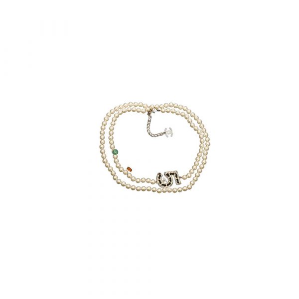 CHANEL PEARL NECKLACE