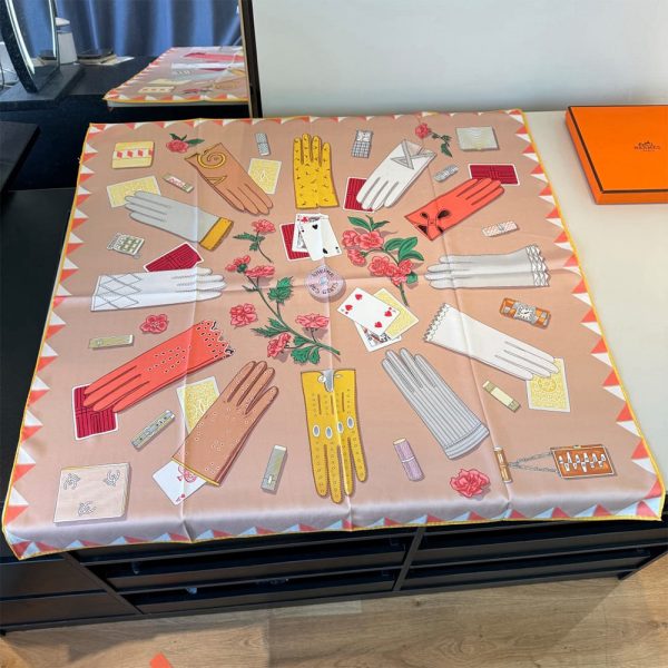 HERMES L’Heure des Gants scarf 90