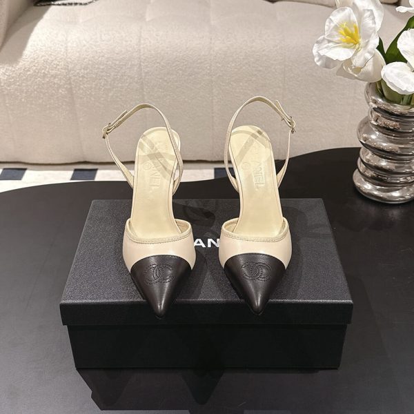 CHANEL Slingbacks