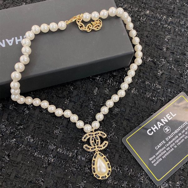 CHANEL PEARL NECKLACE
