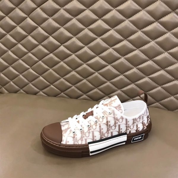 B23 LOW-TOP SNEAKER