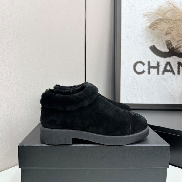 CHANEL Mules
