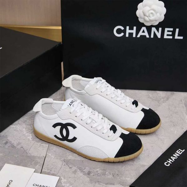 CHANEL Sneakers
