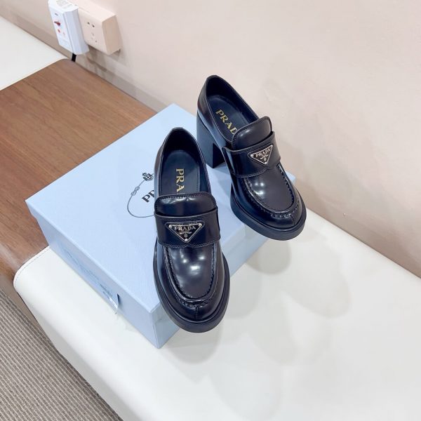 Prada brushed leather loafers(high-end grade)